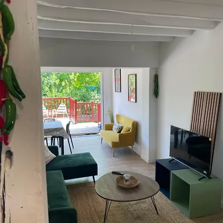 Large With Mountain View In Apartamento